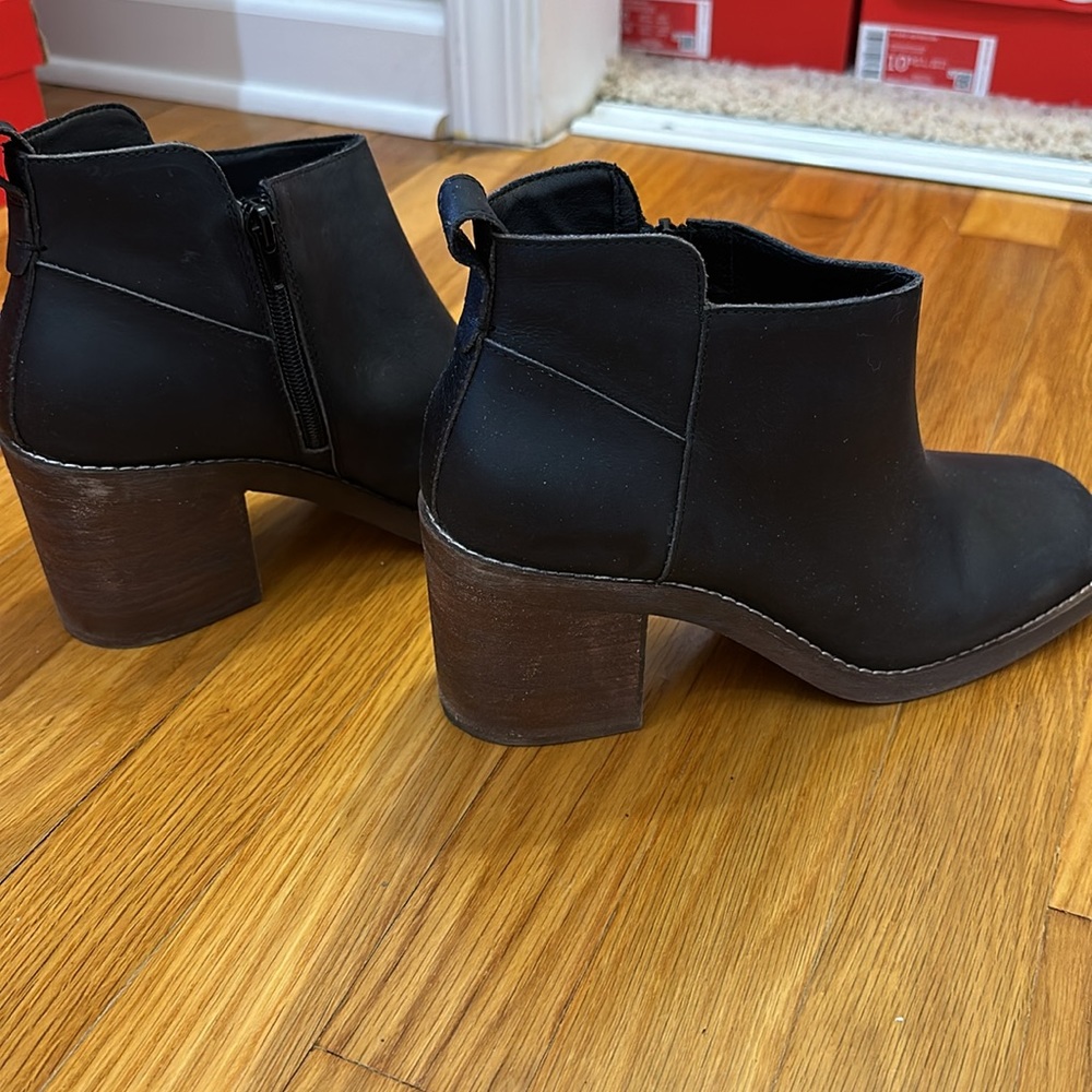 Crown Vintage booties
